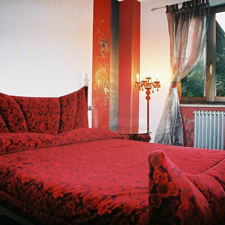 Hotel Manuela Le Quattro Coppe Desenzano del Garda Exteriér fotografie